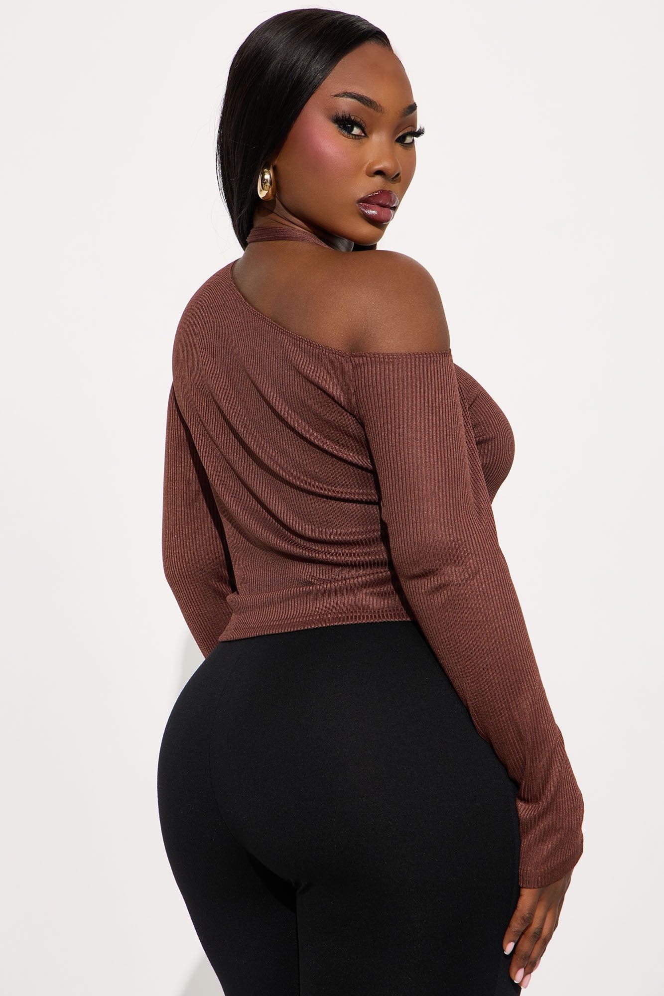 Individual Charm Ribbed Long Sleeve Top - Brown